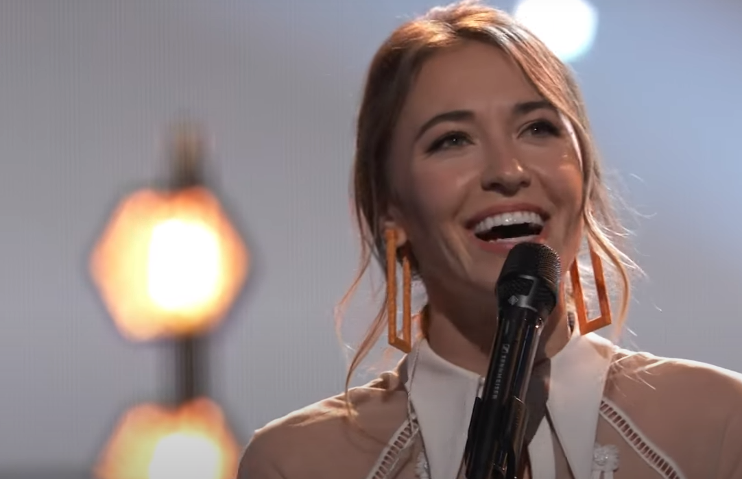 Lauren Daigle performs on the finale of The Voice CHVNRadio Southern(01)